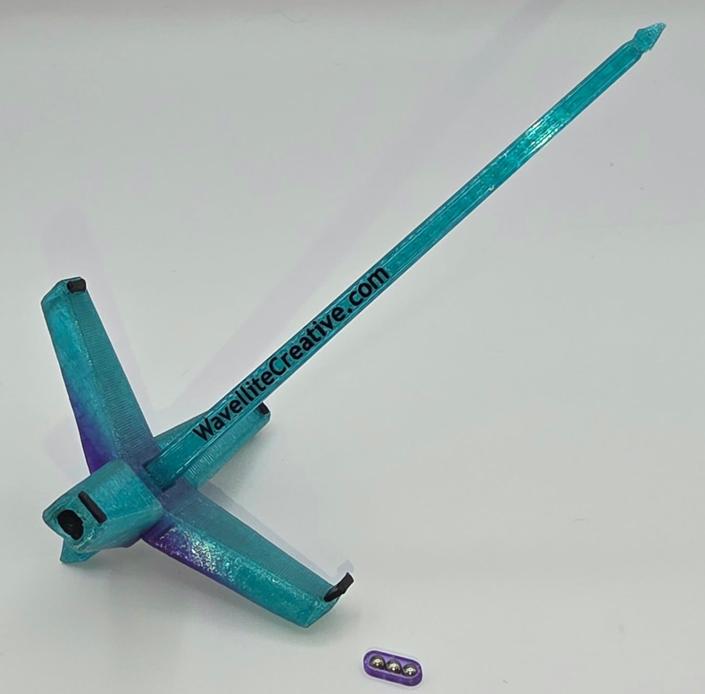 Roaming Wayfinder - Small, teal and purple black accent