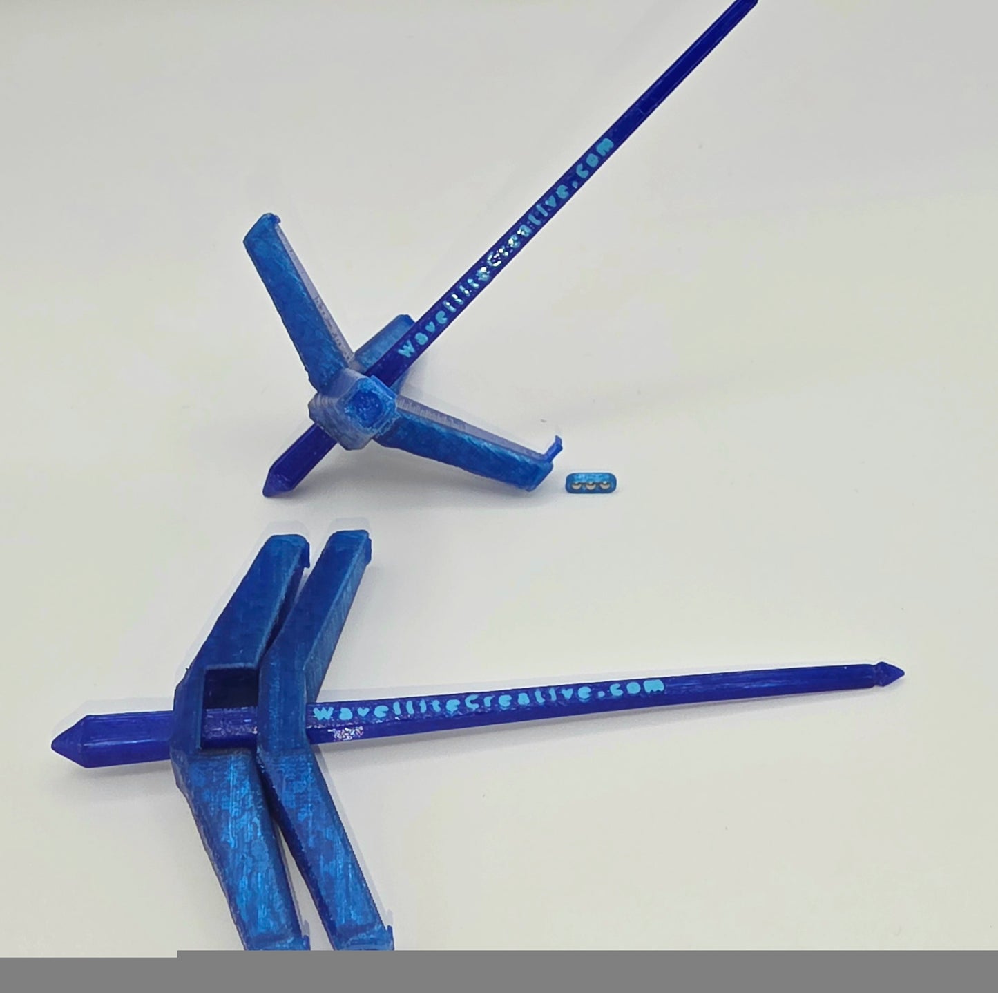 Roaming Wayfinder - Small, blue on blue
