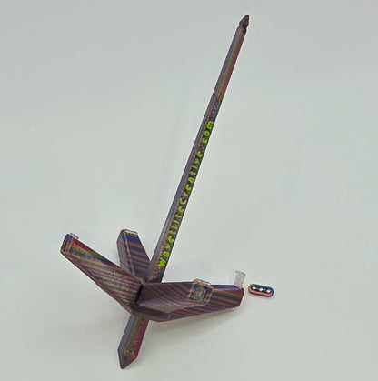 Roaming Wayfinder - Small, rainbow oil slick with bright green accents