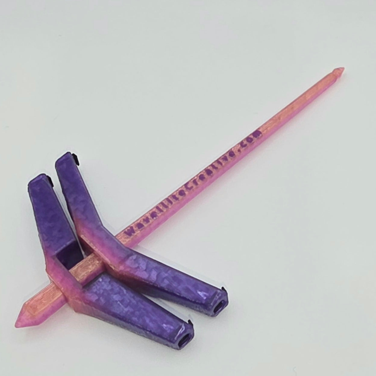 Roaming Wayfinder - Small, purple, pink, orange with black accent