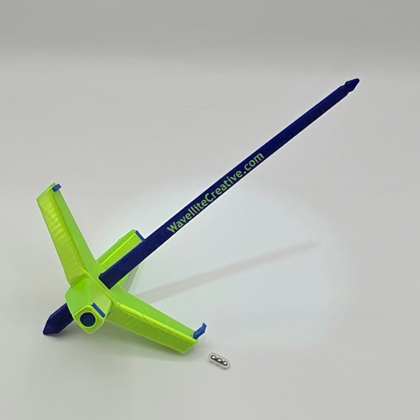 Roaming Wayfinder Lr., bright green and deep blue
